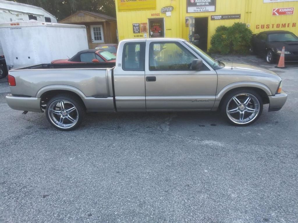 1998 GMC Sonoma SLS's photo